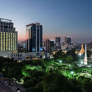 Hotel Pullman Centrepoint, Yangon